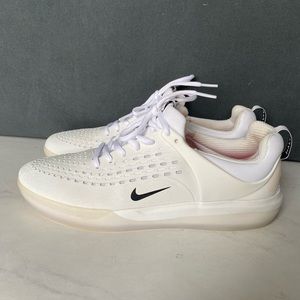Nike SB Nyjah 3 Skate Shoes